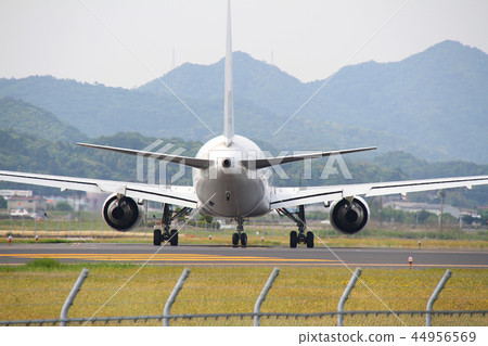飛機準備起飛 44956569