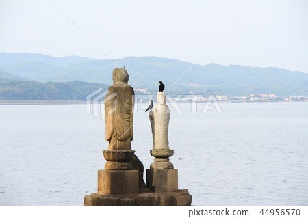 在真嗣湖附近的菩薩雕象 44956570