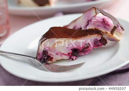 Cheesecake with black currant Cheesecake with black currant 44958207
