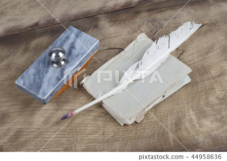 Old fountain pen and inkwell with old letters Old fountain pen and inkwell with old letters 44958636
