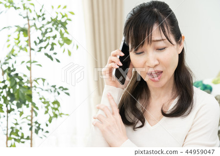smart phone, dissatisfied, unsatisfied 44959047