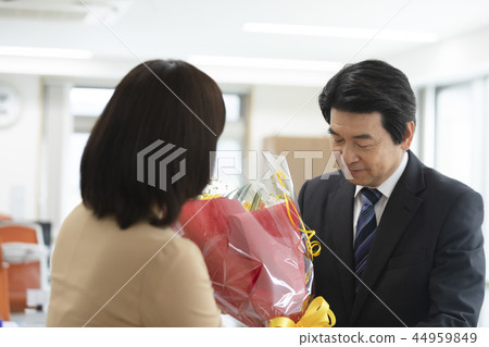  企業形象 44959849