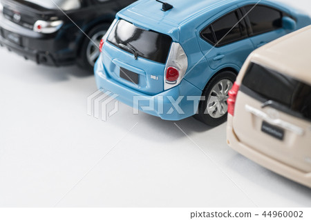 3輛車後面 44960002
