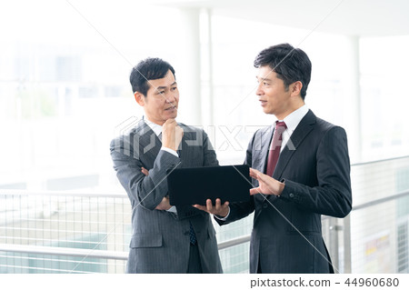 Male office worker Middle businessman 44960680