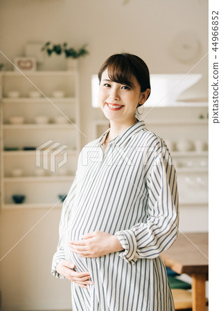 Pregnant Japan