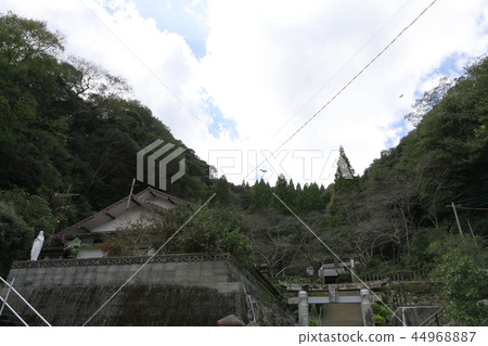 Awazu Suwa Shrine和前Awazu教堂遺址 44968887