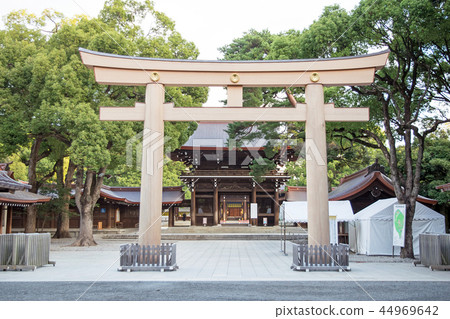 明治神宮南新門前的第三鳥居（南玉垣鳥居/三之鳥居） 44969642