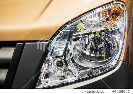 front light of a car, bus or truck  44969997