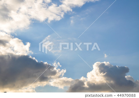 White and gray cloud White and gray cloud 44970088