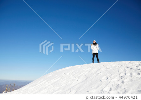 Woman, winter, snow, Mt. 44970421