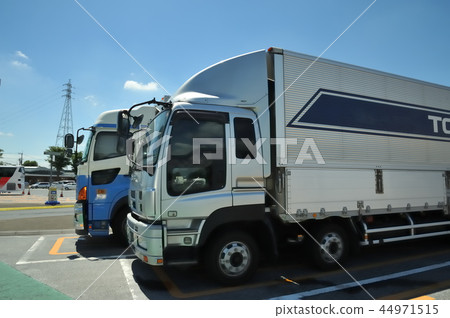 truck  44971515
