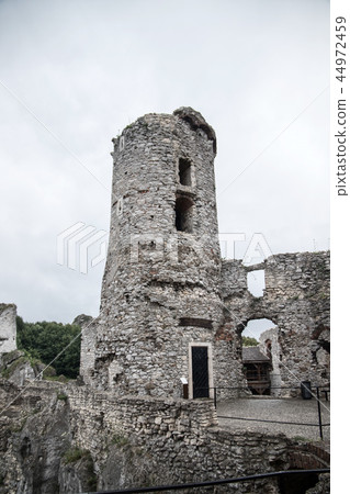 ruins of medieval Ogrodzieniec castle, Poland ruins of medieval Ogrodzieniec castle, Poland 44972459