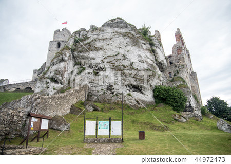 ruins of medieval Ogrodzieniec castle, Poland 44972473
