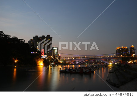 台灣新北市碧潭觀光景點 44974015