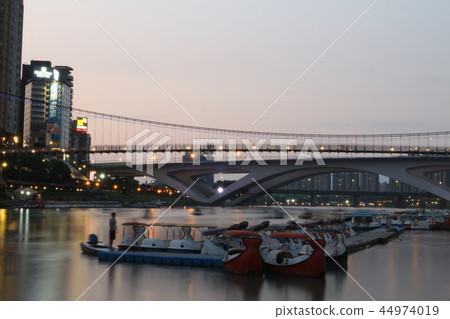 台灣新北市碧潭觀光景點 44974019