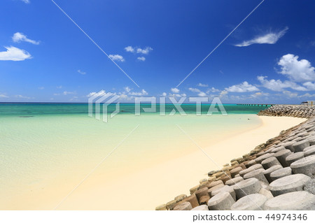 Sea beneath Shimojijima Airport 44974346
