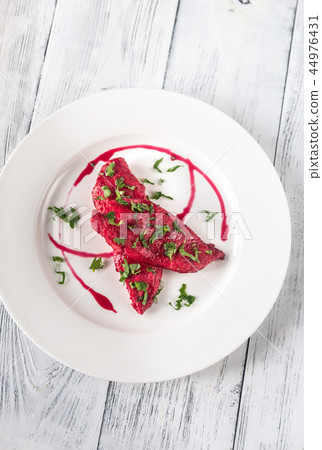 Scaloppini - chicken with beetroot sauce 44976431
