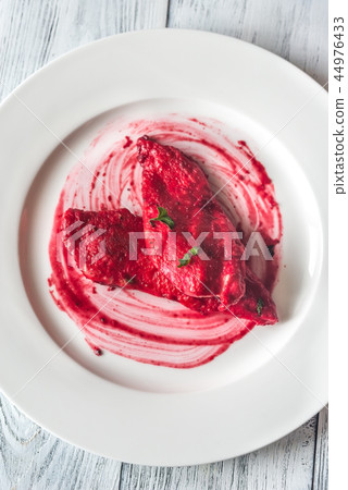 Scaloppini - chicken with beetroot sauce Scaloppini - chicken with beetroot sauce 44976433