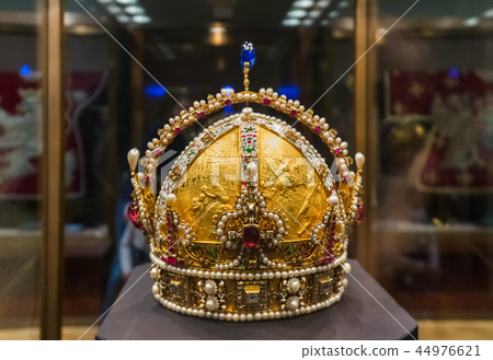 Crown in Museum Hofburg palace in Vienna Austria Crown in Museum Hofburg palace in Vienna Austria 44976621
