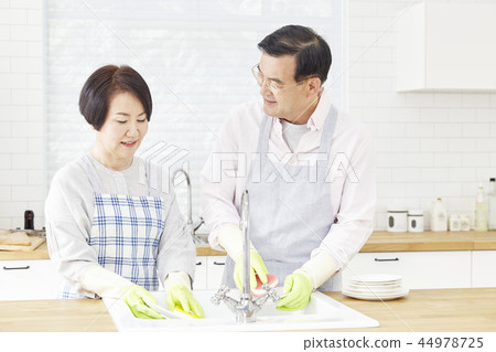洗碗,廚房,情侶 洗碗,廚房,情侶 44978725