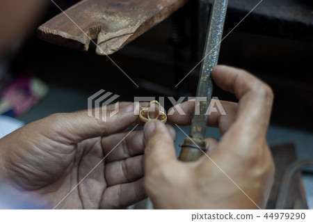 Professional Goldsmiths in Thailand 44979290