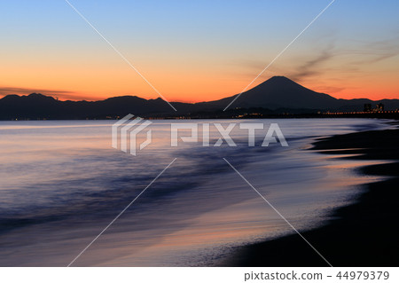Evening view Fuji of Kanagawa _ Shonan 44979379