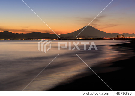 Evening view Fuji of Kanagawa _ Shonan 44979386