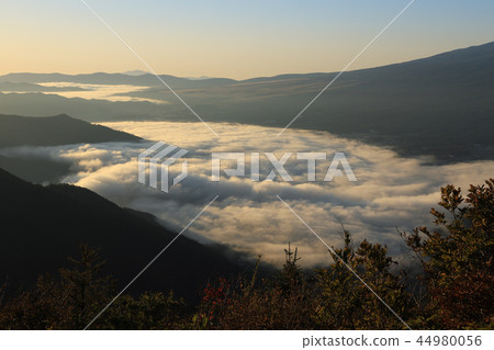 Unkai Shin Doon bathed in the morning sun Unkai Shin Doon bathed in the morning sun 44980056