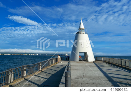 [Aomori City Bay Area] A conical west lighthouse is installed at the west end of the North Breakwater. 44980681