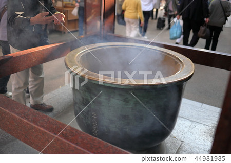 Scenery Sugamo Togenuki Jizo Smoke 44981985