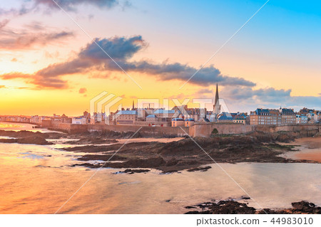 Medieval fortress Saint-Malo, Brittany, France 44983010