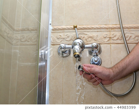 Installing a shower hose Installing a shower hose 44983399