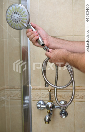 Installing a shower hose Installing a shower hose 44983400