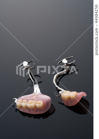 denture 44984256