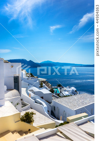 Picturesque view of traditional cycladic Santorini 44984863