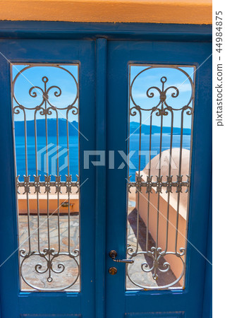 Picturesque view of traditional cycladic Santorini 44984875