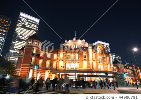 Tokyo cityscape in Japan Flow of people in front of Tokyo station Tokyo cityscape in Japan Flow of people in front of Tokyo station 44986781