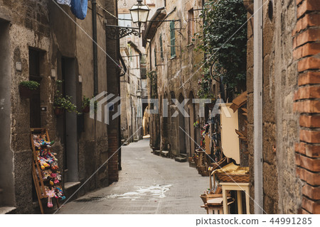 Pitigliano city street 44991285