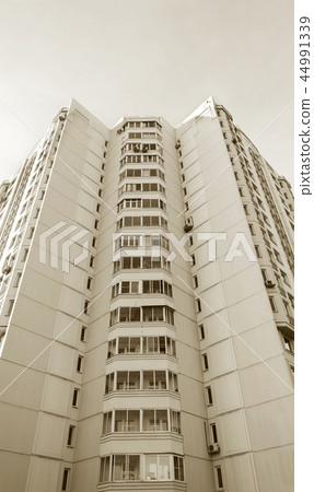 Modern residential building 44991339