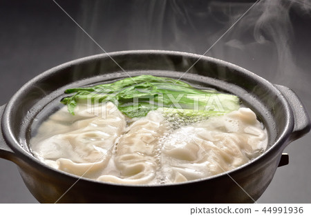 Soup dumplings 44991936