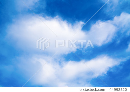 October sky (3: 2) 44992820