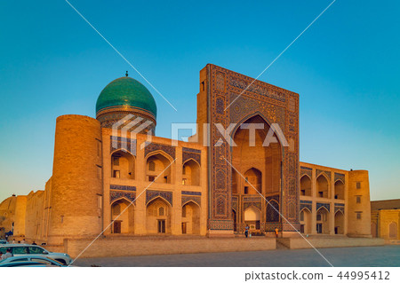 Madrasah Mir-i Arab Madrasah Mir-i Arab 44995412