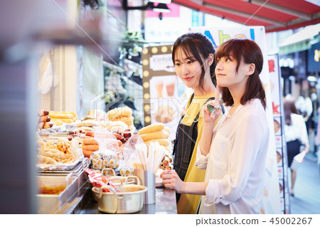Korea Women's Traveling Street Food Korea Women's Traveling Street Food 45002267