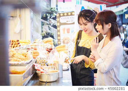 Korea Women's Traveling Street Food Korea Women's Traveling Street Food 45002281