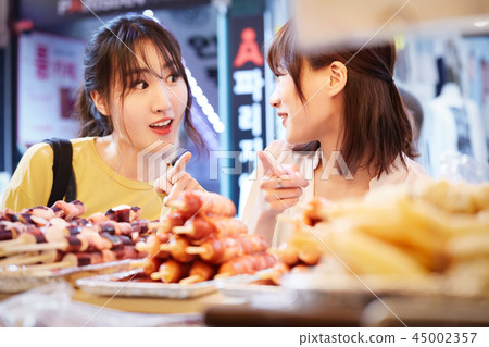 韓國女性旅遊街頭食品 45002357