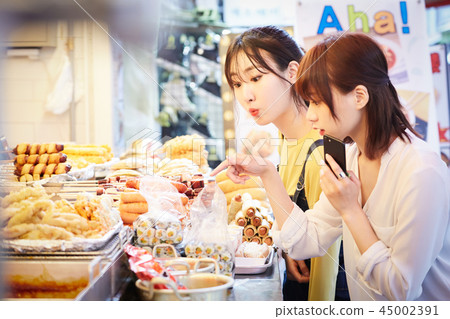 Korea Women's Traveling Street Food Korea Women's Traveling Street Food 45002391