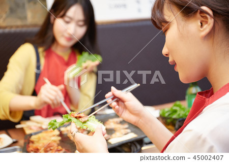 Korean girl travel Korean food 45002407
