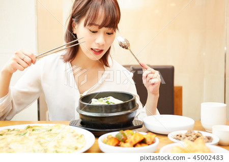 Korean girl travel Korean food 45002483