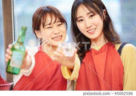 Korean girl travel Korean food 45002586