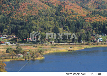 Lake Kozaki in autumn Lake Kozaki in autumn 45003813